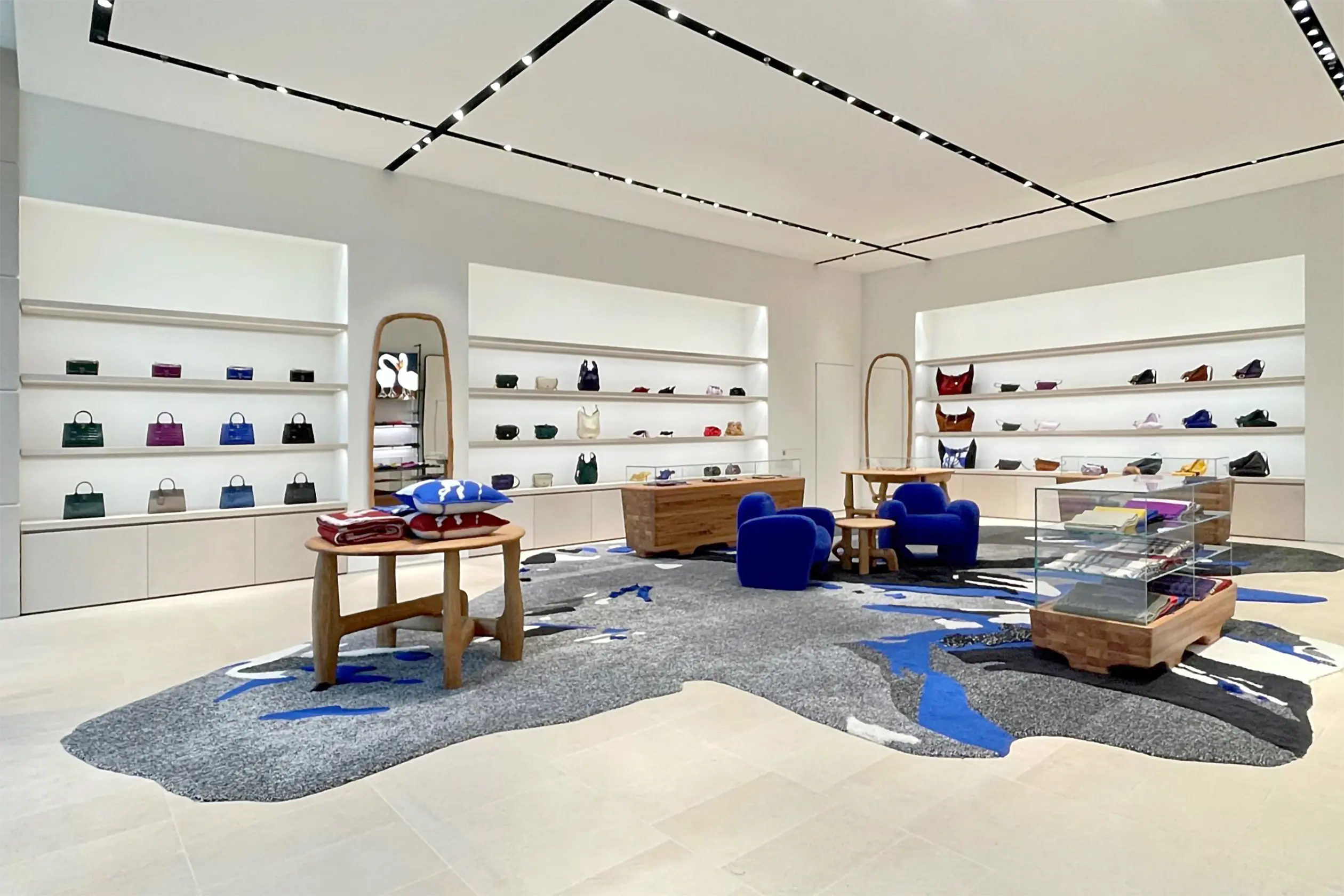 Burberry Mall of Emirates - 1